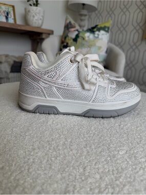 White Rhinestone Studded Lace-Up Sneakers Women’s Size 7 Like New